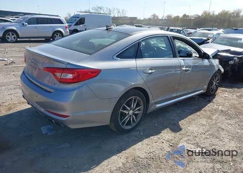 2015 Hyundai Sonata Sport 2.0T z USA, uszkodzony, nr VIN 5NPE34AB9FH084447